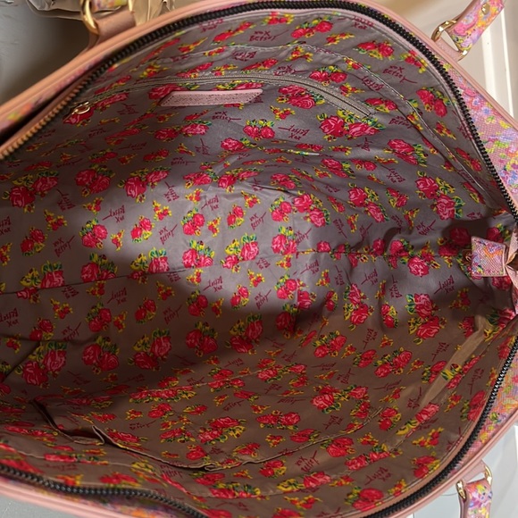Betsey Johnson Tote - Picture 11 of 16